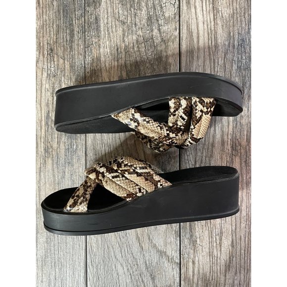 14TH & UNION REPTILE PRINT SLIP ON SLIDES SANDALS Women size 9 - Picture 7 of 10